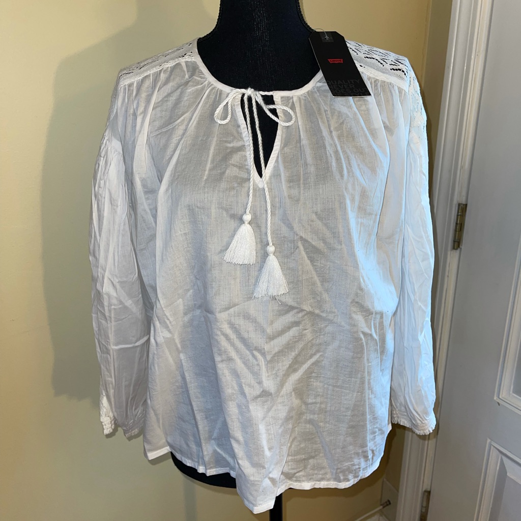 Nwt Woman’s White Embroidered Boho Blouse
